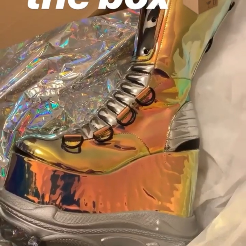 PlatForm Boots Size 7 but fit like a 6